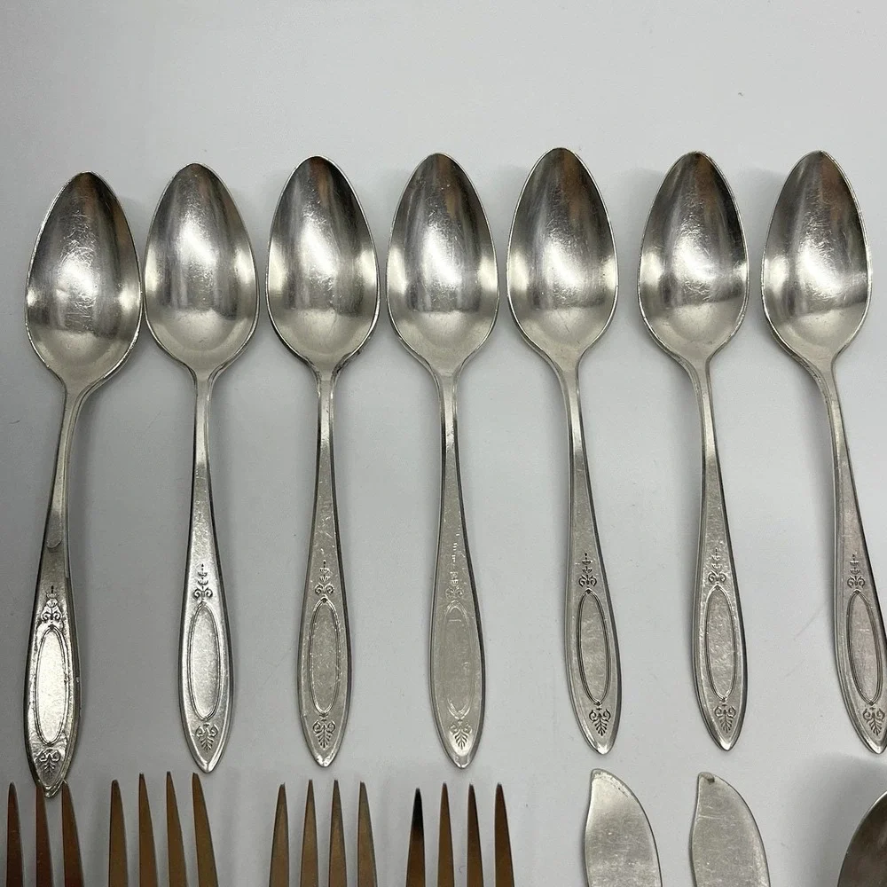 Vintage 1917 Oneida Community Plate Adam Pattern Flatware Silverware Set of 14